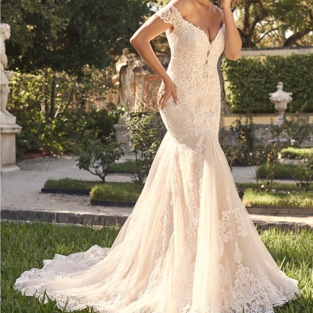 Maggie Sottero Wedding Gown 6/8